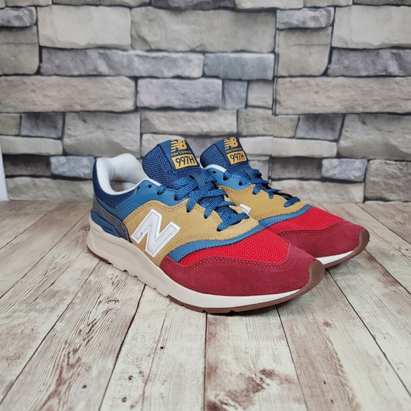 New Balance - Picture 3 of 9